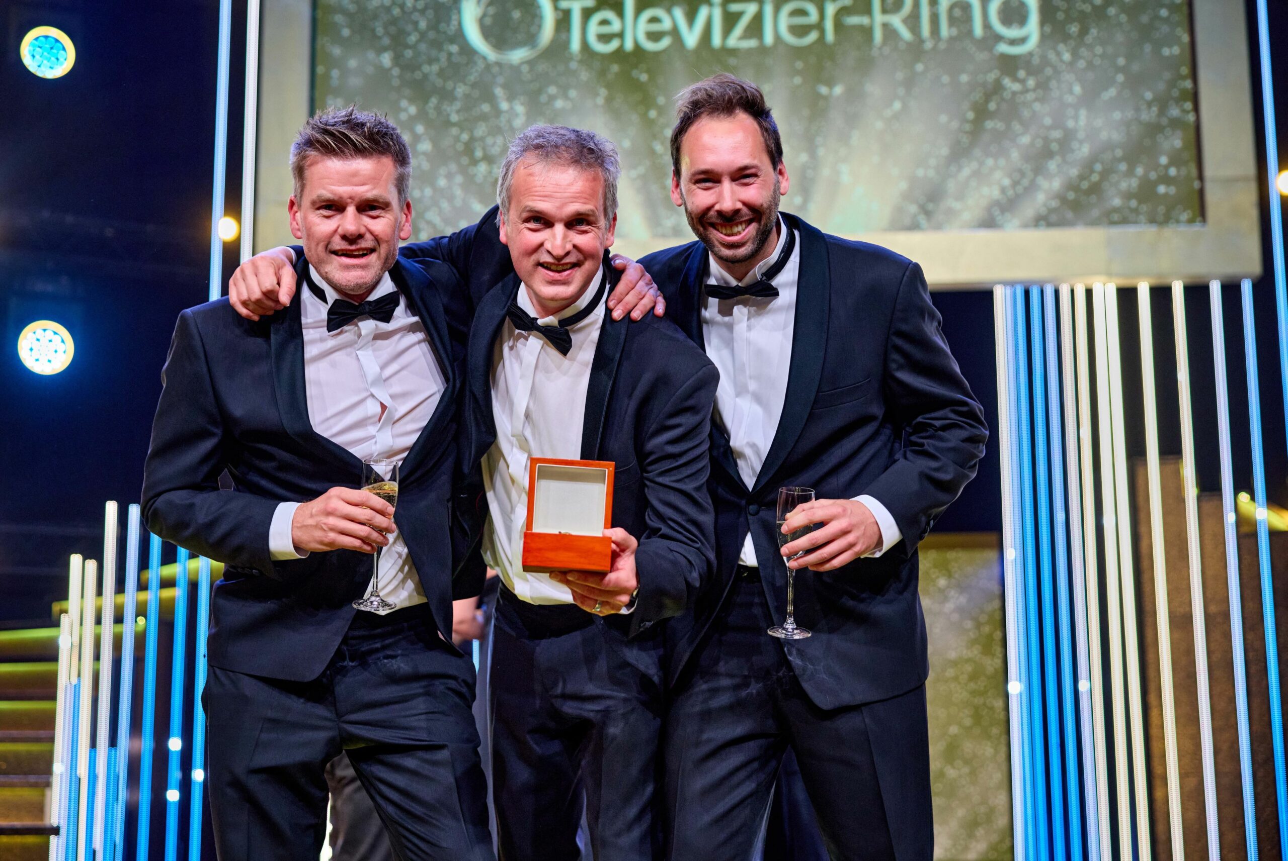 Dwars door de Lage Landen wint Gouden Televizier-Ring 2024 : Bindinc.